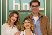 Vanessa (Alinne Moraes), Leandra (Giovanna Grigio) e Gabriel (Thiago Lacerda) na novela Por Você Vanessa (Alinne Moraes), Leandra (Giovanna Grigio) e Gabriel (Thiago Lacerda) na novela Por Você