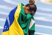 Maria Clara Augusto foi campeã dos 400m T47