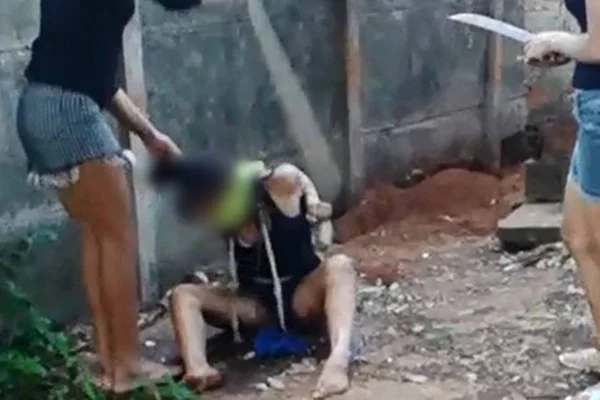 Homem é preso por torturar e trancar ex-mulher e filho em banheiro