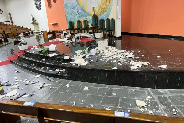 Segundo a SSP, o médico dermatologista aparentava estar alterado quando foi localizado pela polícia. Ele admitiu ter destruído a igreja - Metrópoles