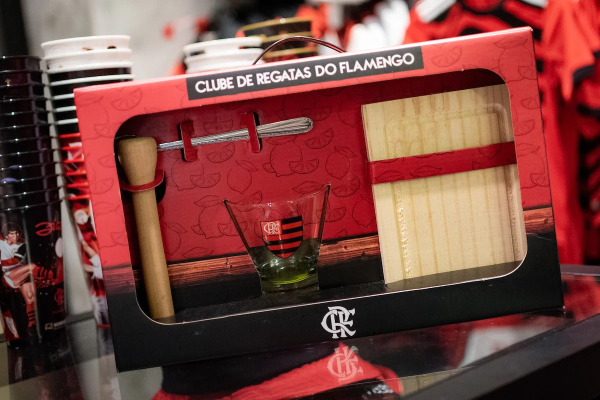 Kit de caipirinha Flamengo, da Nação Rubro Negra - R$ 99,90 Kit de caipirinha Flamengo, da Nação Rubro Negra - R$ 99,90
