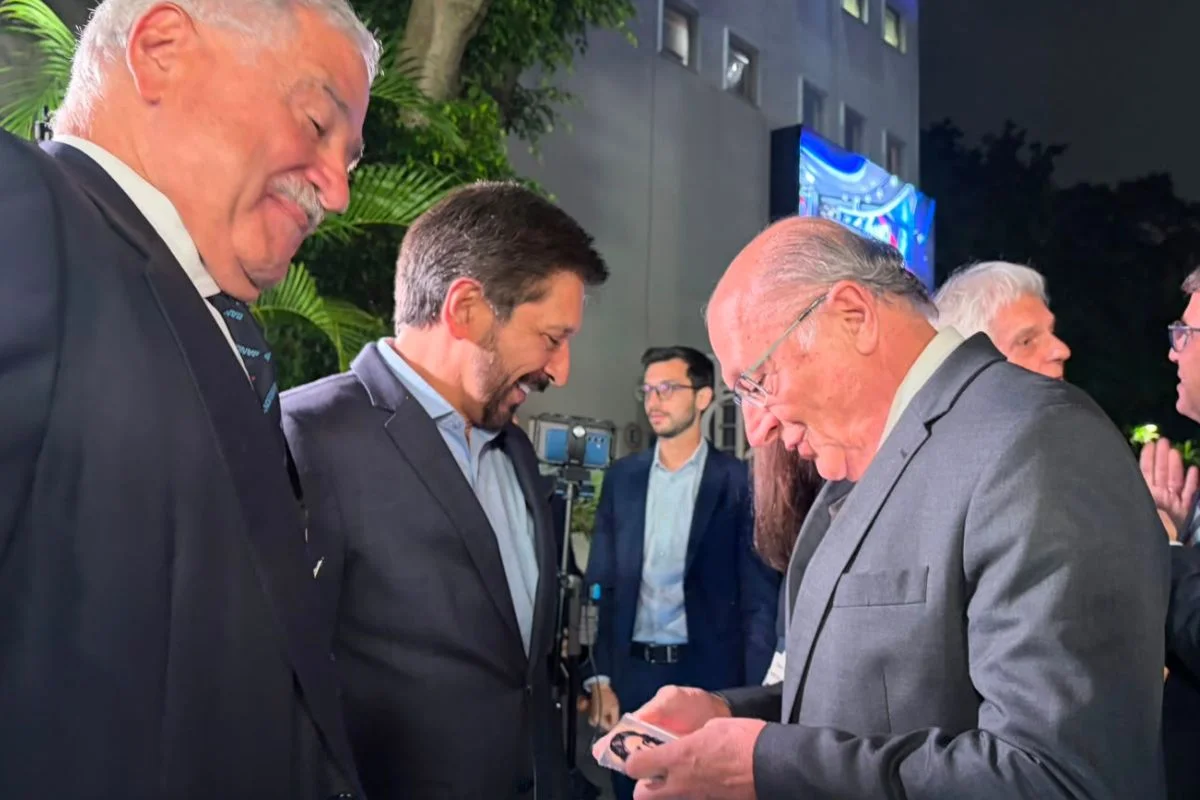 “A gente vai ter que engolir”, diz Nunes após Justiça autorizar Uber a operar mototáxi - imagem 3 “A gente vai ter que engolir”, diz Nunes após Justiça autorizar Uber a operar mototáxi - imagem 3