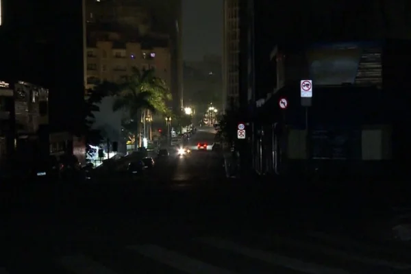 Apagão atinge centro de SP - Metrópoles