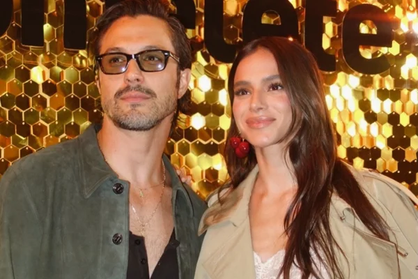 Romulo Estrela e Bruna Marquezine