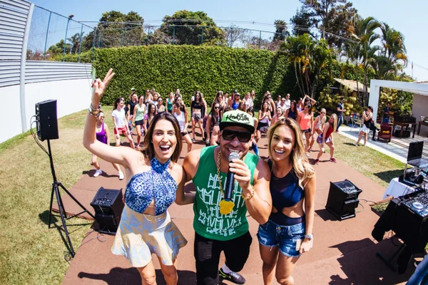 Ateliê das Duas lança coleção em encontro de funk fitness