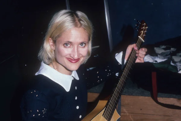 Jill Sobule, cantora de I Kissed a Girl, morre em incêndio residencial