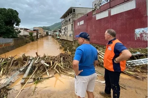 Chuva no Espírito Santo causa mortes e deixa rastro de destruição