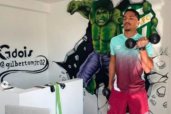 Gilberto treina em casa