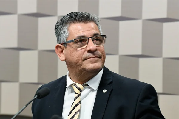 Imagem colorida mostra deputado federal Nereu Crispim, que é contra abertura de CPI - Metrópoles