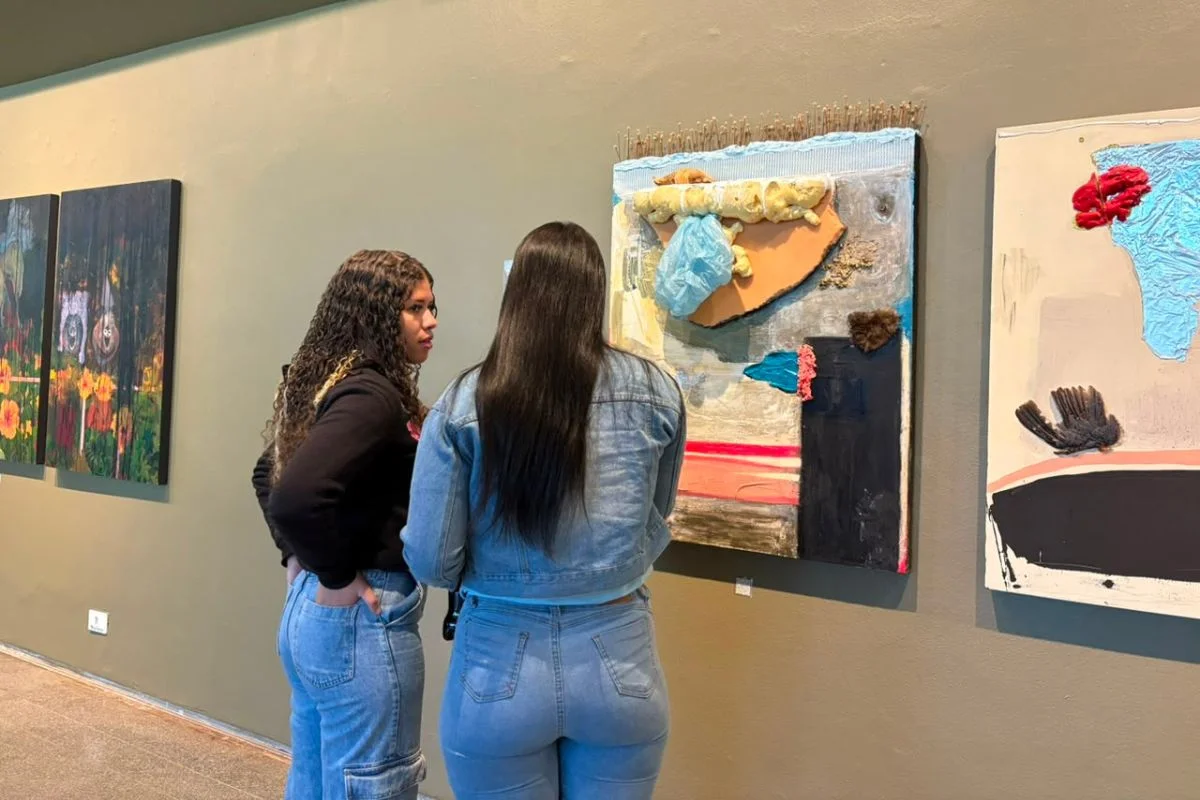 Visita escolar leva alunos do CEM 404 à Constelações Contemporâneas Visita escolar leva alunos do CEM 404 à Constelações Contemporâneas