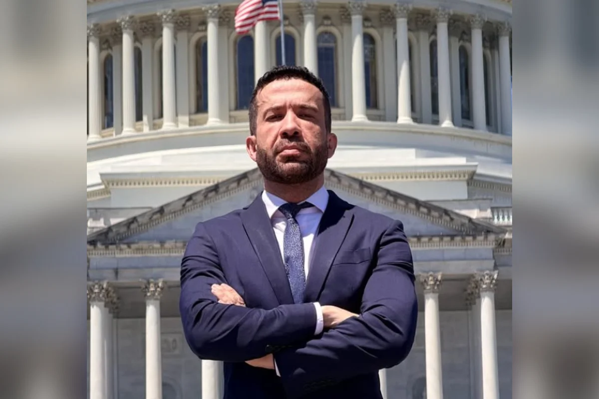 Deputado André Janones