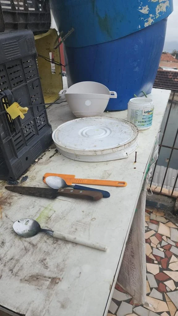 Local onde o produto era pintado pelo acusado antes de ser comercializado Local onde o produto era pintado pelo acusado antes de ser comercializado