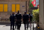 Polícia de Genebra, na Suíça, às véspera da cúpula do G7 na França