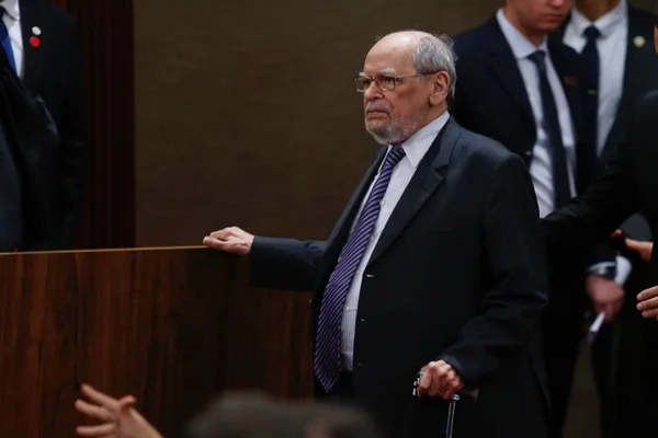 Ex-presidente do STF, Sepúlveda Pertence integrará defesa de Lula