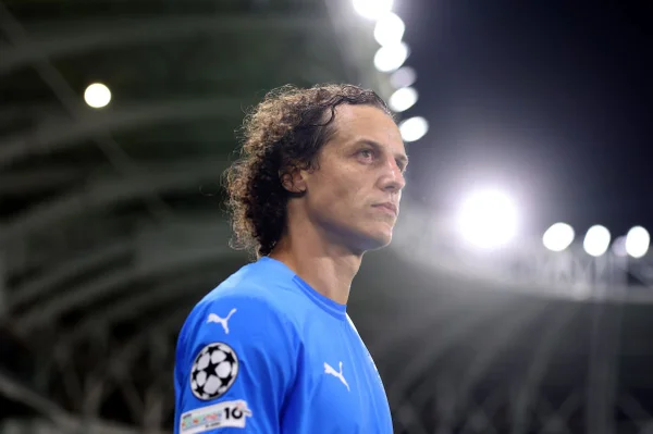 Após gol, David Luiz atinge marca histórica na Champions League