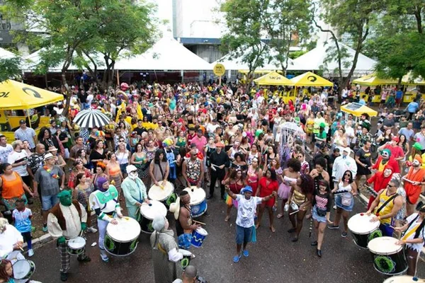 Carnaval 2020: bloco Galo Cego reúne 3 mil foliões em Brasília