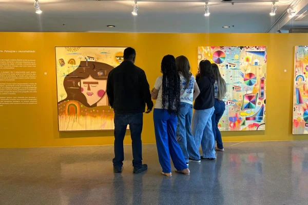 Estudantes de Planaltina visitam mostra Constelações Contemporâneas - destaque galeria