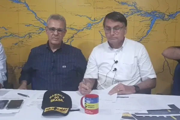 Bolsonaro vai “ver o que pode fazer” em caso de brasileiro preso na Rússia