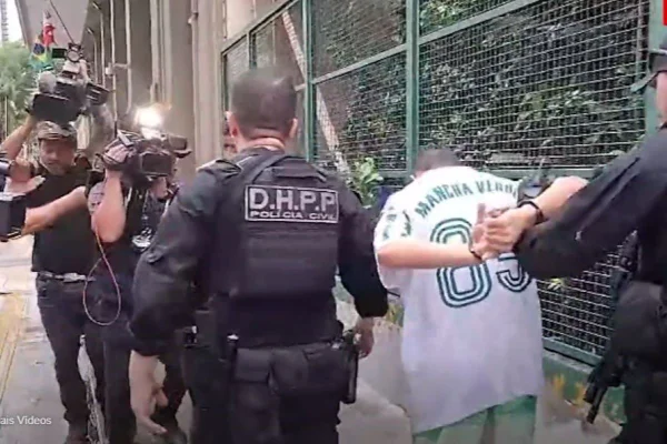 Operação policial prende palmeirenses envolvidos em emboscada contra cruzeirenses - Metrópoles