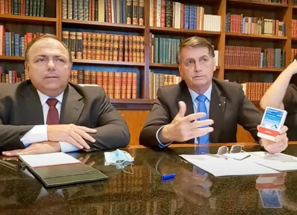 YouTube remove 14 lives de Bolsonaro; canal está perto de ser derrubado