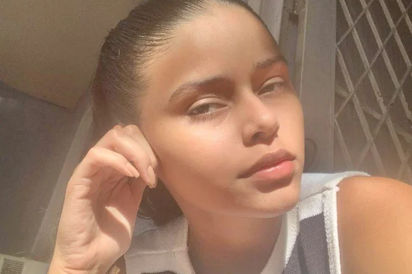 Modelo Yasmin Dominguez morre aos 19 anos no Rio de Janeiro