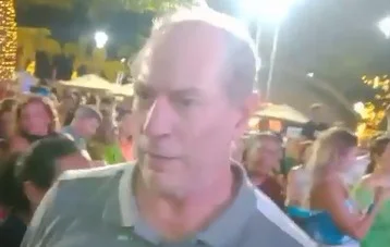 ciro gomes agride jovem