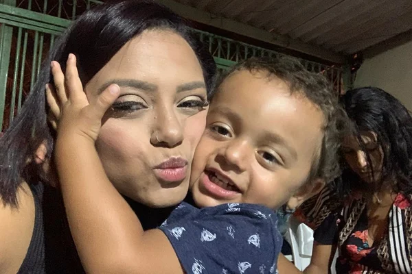“Sigo acreditando que ele está vivo”, diz mãe sobre Bernardo