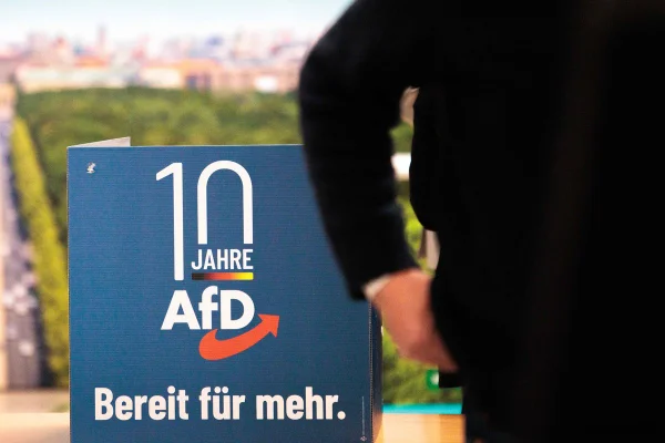 Imagem colorida mostra sigla do partido AfD, da Alemanha - Metrópoles