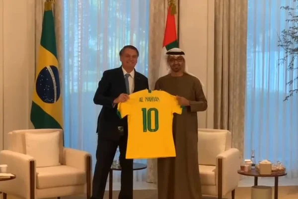 Bolsonaro se reúne com príncipe herdeiro de Abu Dhabi