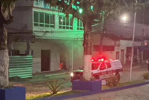 Bandidos explodem caixa eletrônico durante a madrugada na Paraíba