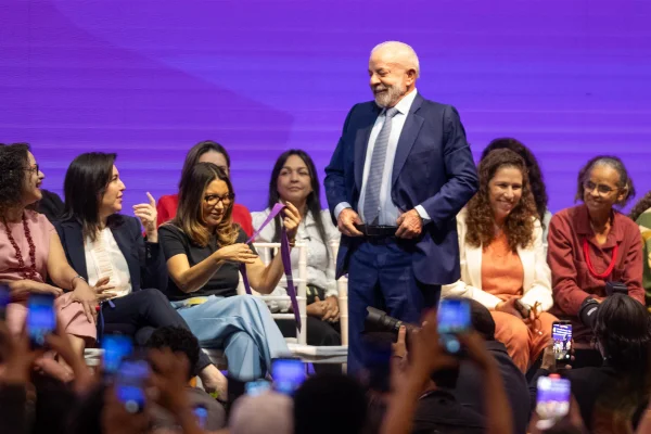 Presidente Lula participou da abertura da 5ª Conferência Nacional de Políticas para as Mulheres e citou ex-esposas