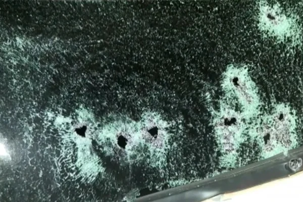 ES: criança morre baleada dentro de carro em ataque de facção