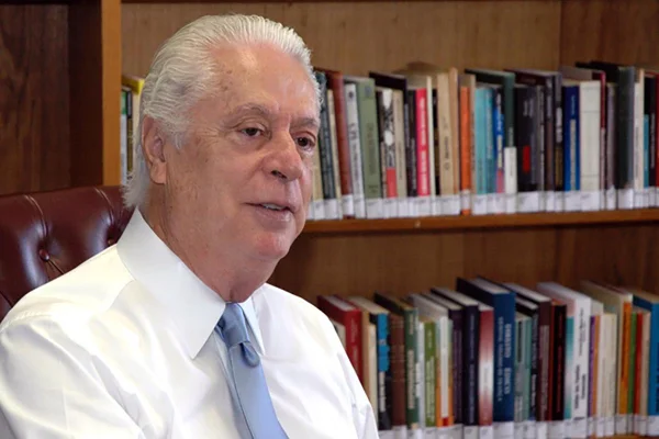 Ex-ministro do STJ Hamilton Carvalhido morre após complicações da Covid-19
