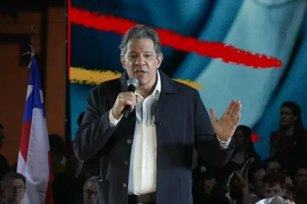 Fernando Haddad na convenção que confirmou a candidatura de Lula à reeleição na Presidência da República - Metrópoles