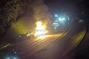 Rodoanel: acidente causa incêndio em carretas, interdição e engarrafamento - imagem 5 Rodoanel: acidente causa incêndio em carretas, interdição e engarrafamento - imagem 5