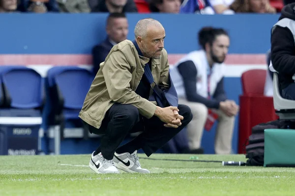 Foto colorida de Luis Enrique, técnico do PSG - Metrópoles