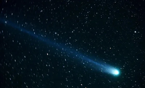 Imagem colorida de cometa que pode ter morrido - Metrópoles