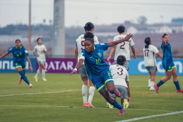 Imagem colorida da Seleção Brasileira Feminina Sub-17