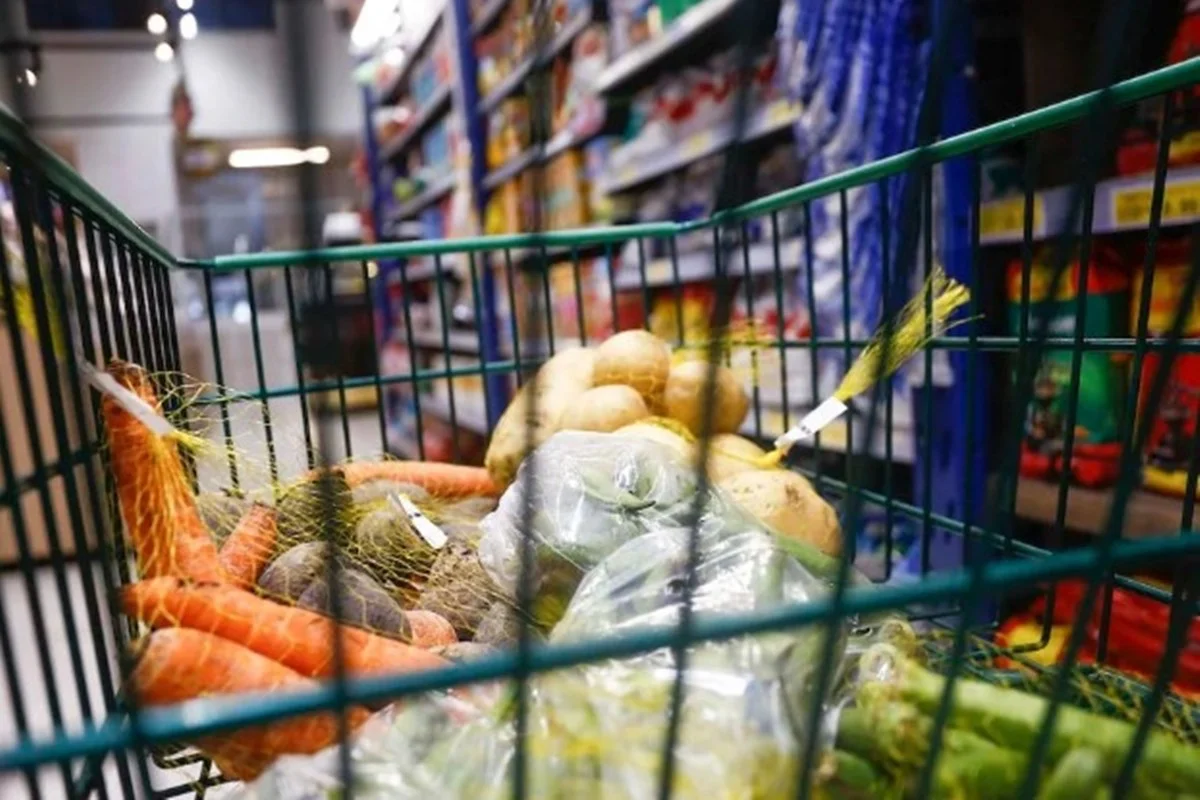 Farinha de mandioca é a vilã que encareceu a cesta básica em São Luís (MA)
