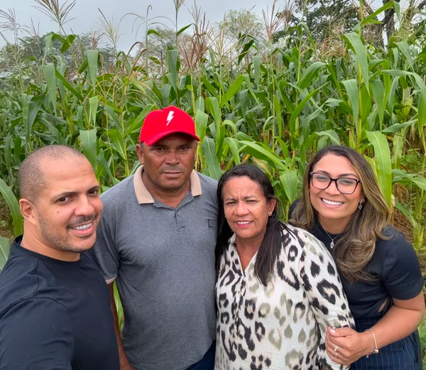 Filha de agricultor se forma e encontra juiz que mudou vida do pai - destaque galeria