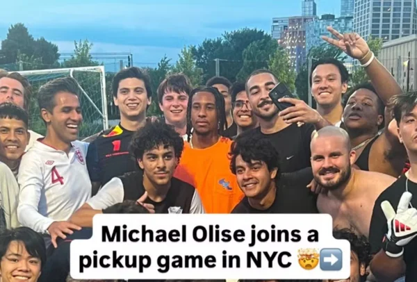 Imagem colorida de Michael Olise- Metrópoles