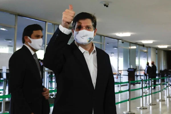 Para manter apoio da oposição, Baleia Rossi ameniza tom sobre impeachment