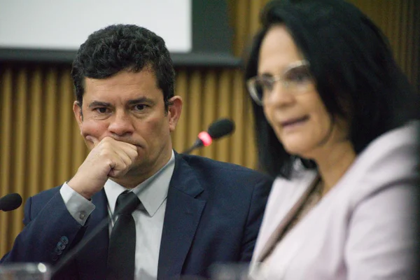 Mourão, Damares e Moro. Veja lista de senadores que podem visitar Torres na prisão