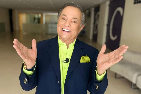 Foto colorida de Ronnie Von - Metrópoles