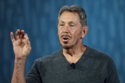 Larry Ellison teve uma infância difícil 