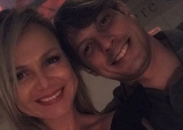 Eliana anuncia que está grávida de uma menina
