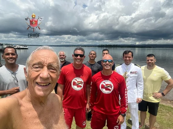 Vídeo: presidente de Portugal nada no Lago Paranoá com apoio do CBMDF