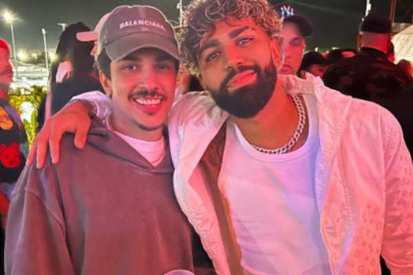 Foto colorida de Chico Moedas e gabigol - Metrópoles