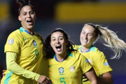 Jogadoras do Brasil comemoram gol na Copa América Jogadoras do Brasil comemoram gol na Copa América