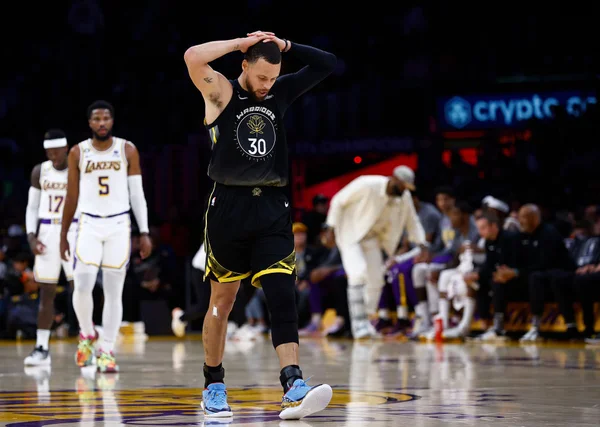 Stephen Curry de volta às quadras pelos Warriors - Metrópoles